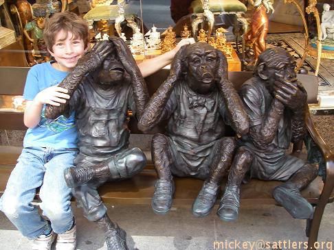 Isaac w/ three wise monkeys, Chinatown