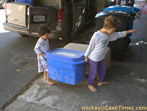 kids move costume crate