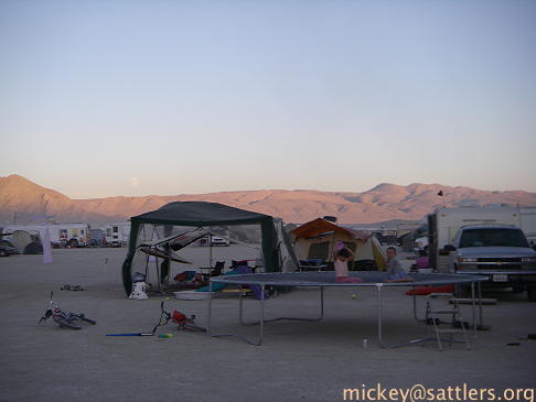 Burning Man 2007: Lila, trampoline, sunset