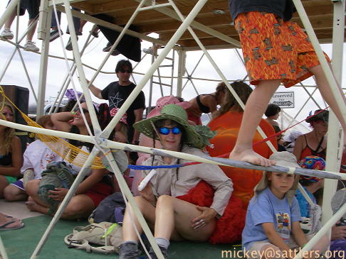 Burning Man 2007: geodesic art car