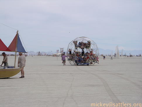 Burning Man 2007: geodesic art car