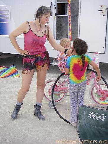 Burning Man 2007: Kidsville - Rose maintains the homestead
