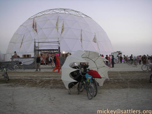 Burning Man 2007: dawn dome dancing