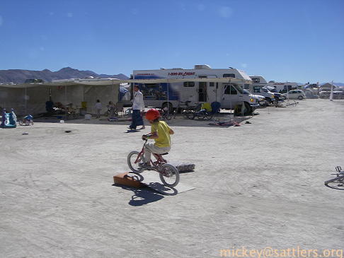 Burning Man 2007: Kidsville: Isaac's bicycle jump