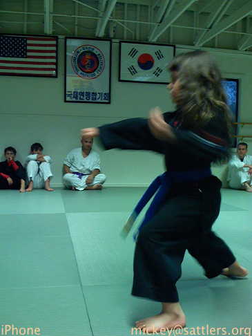 Hapkido: red-belt test: Lila's pinan no. 5
